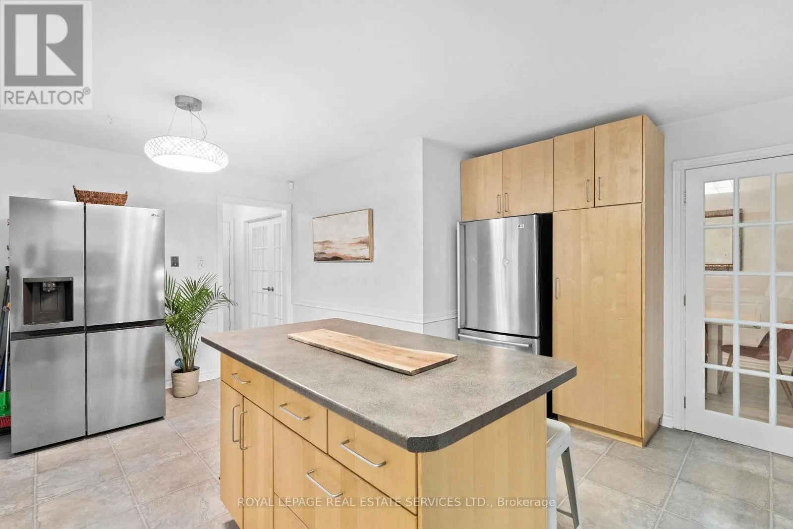 1504 KENILWORTH CRESCENT