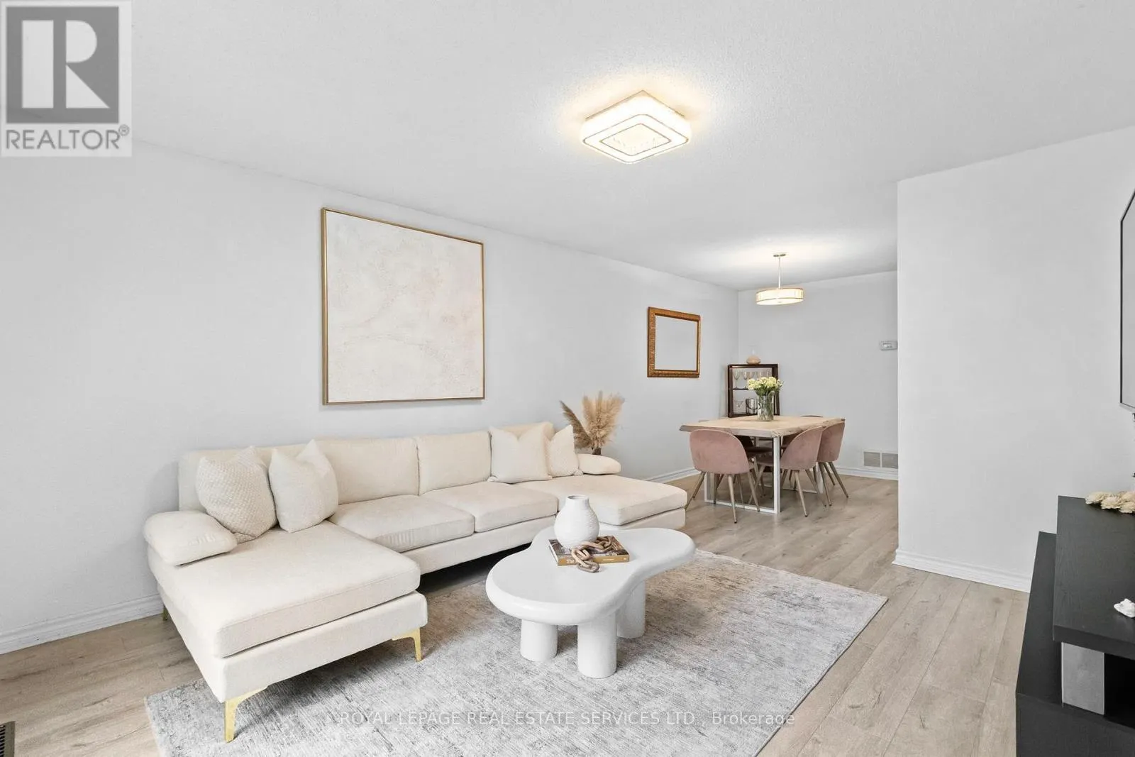 1504 KENILWORTH CRESCENT