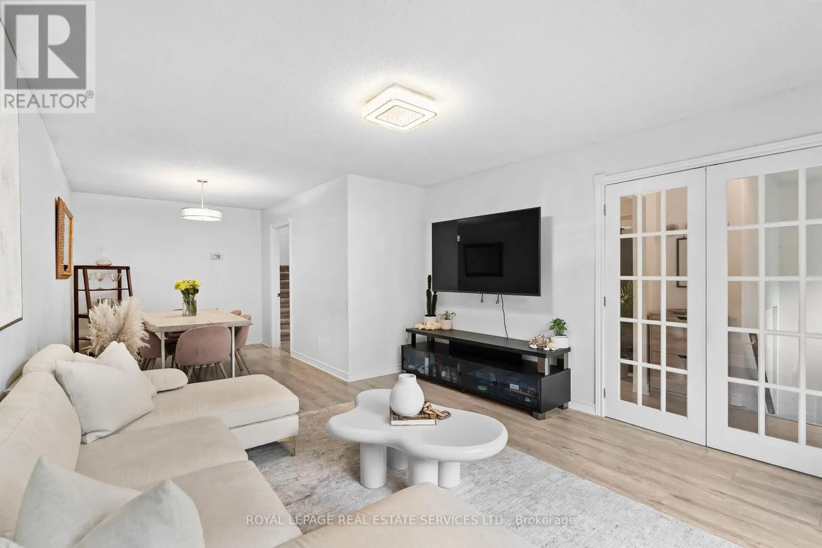 1504 KENILWORTH CRESCENT