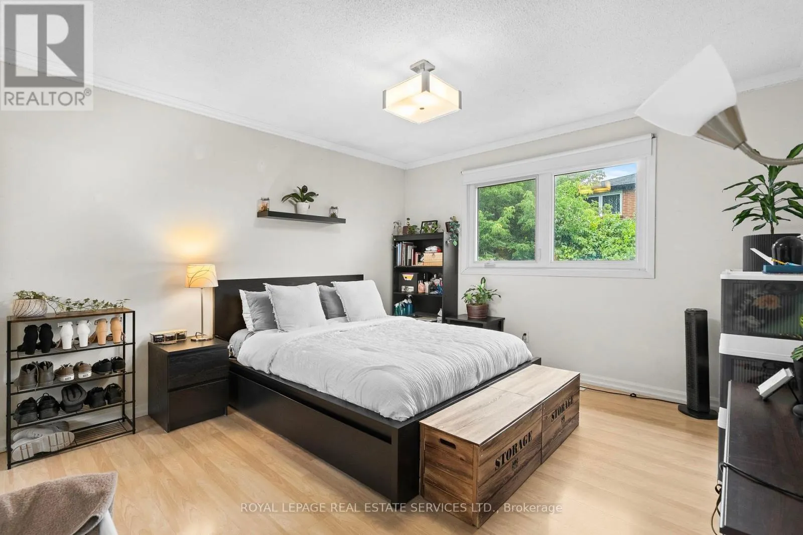 1504 KENILWORTH CRESCENT
