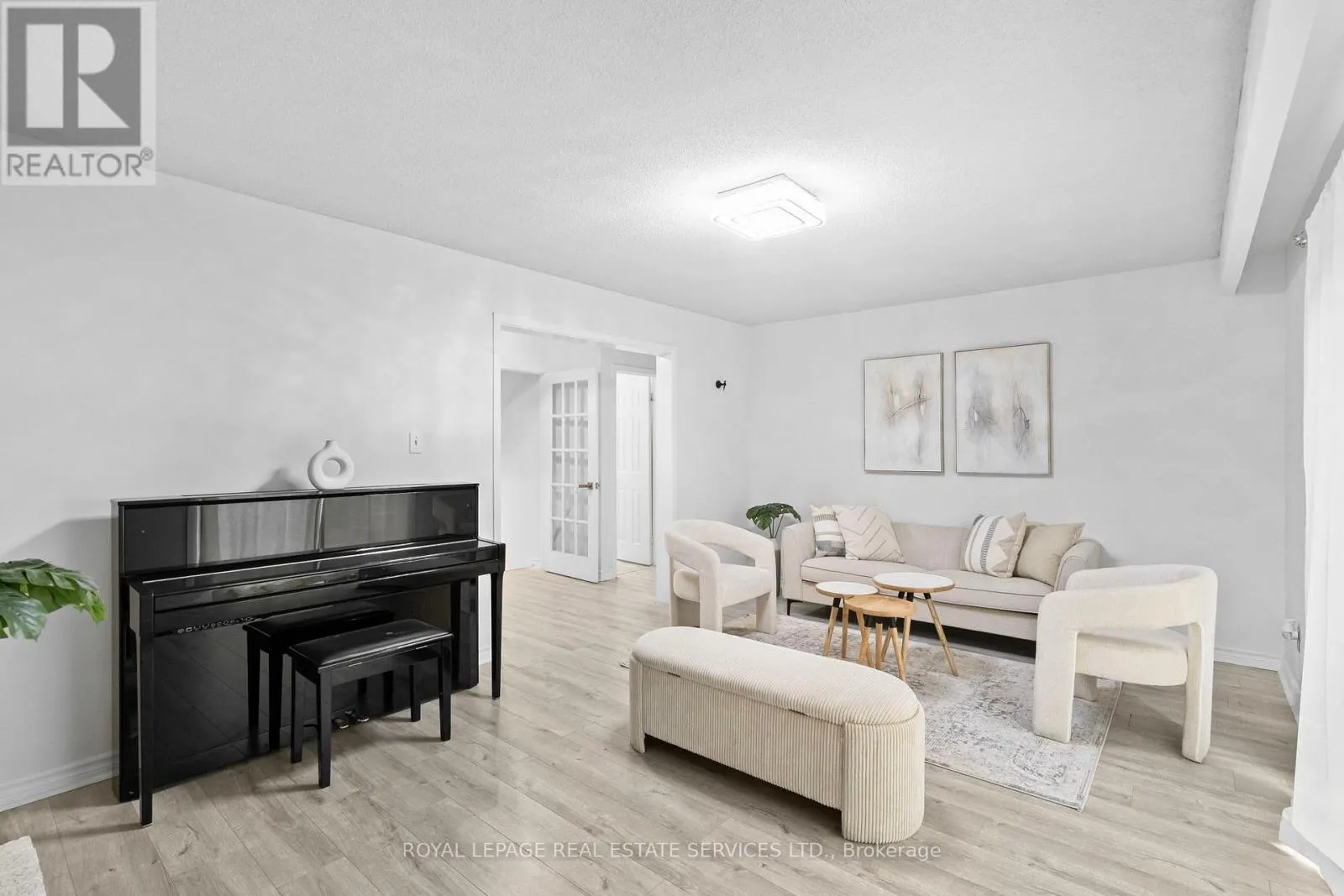 1504 KENILWORTH CRESCENT