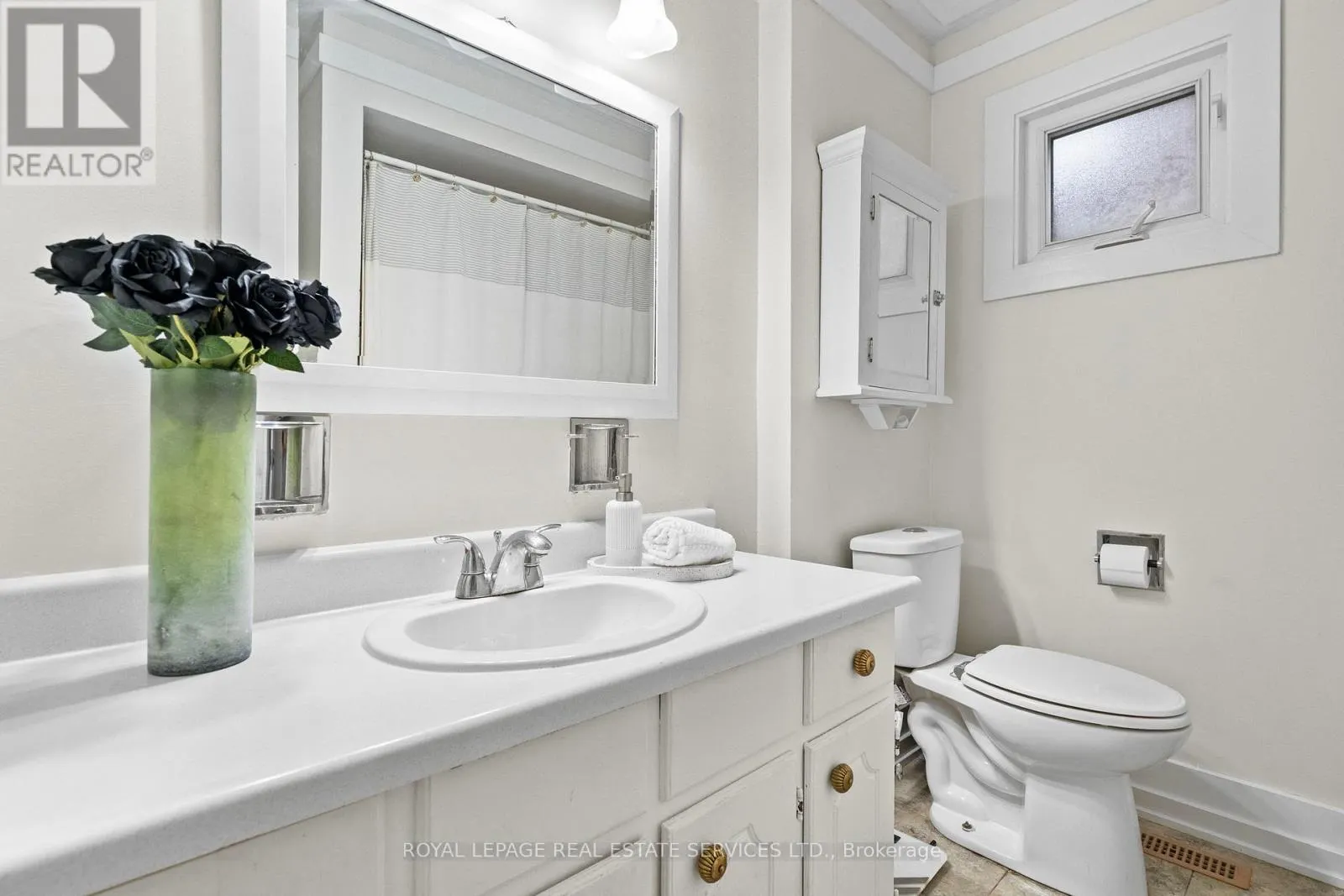 1504 KENILWORTH CRESCENT