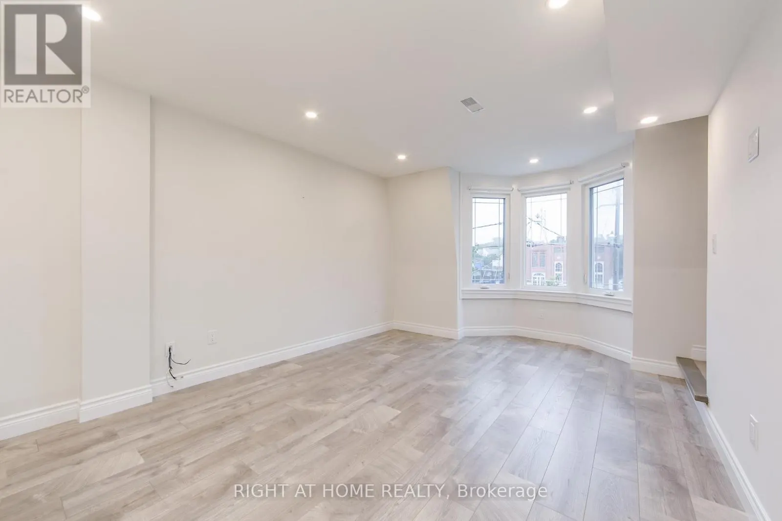 701 DUPONT STREET