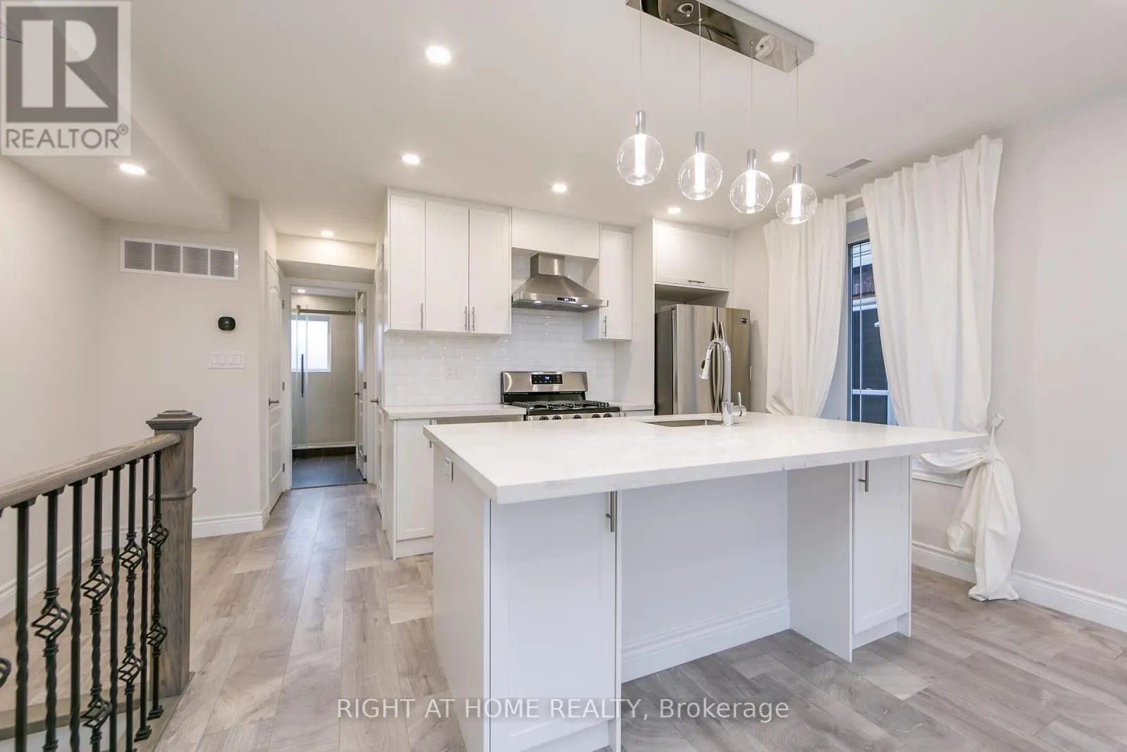 701 DUPONT STREET