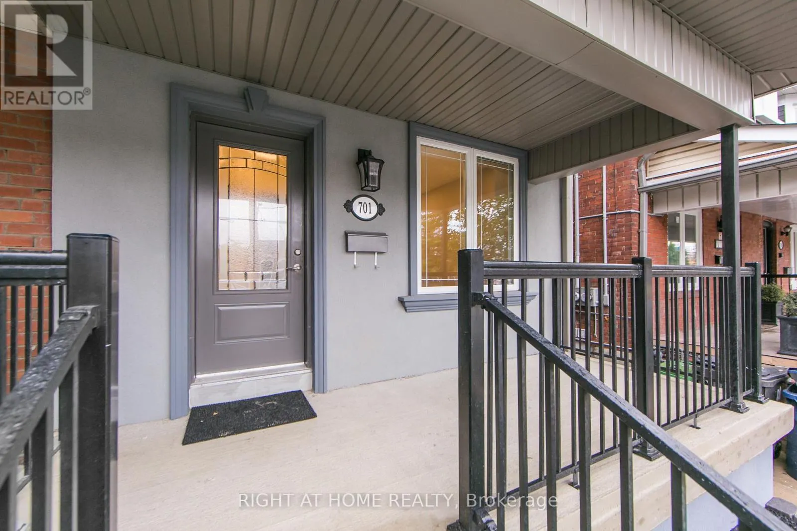 701 DUPONT STREET