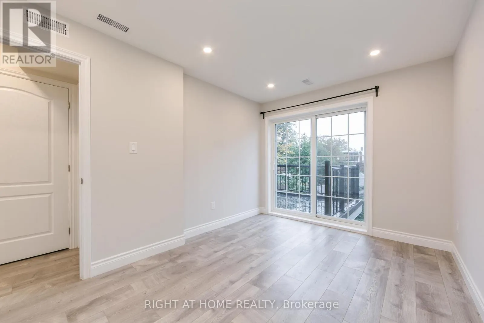 701 DUPONT STREET
