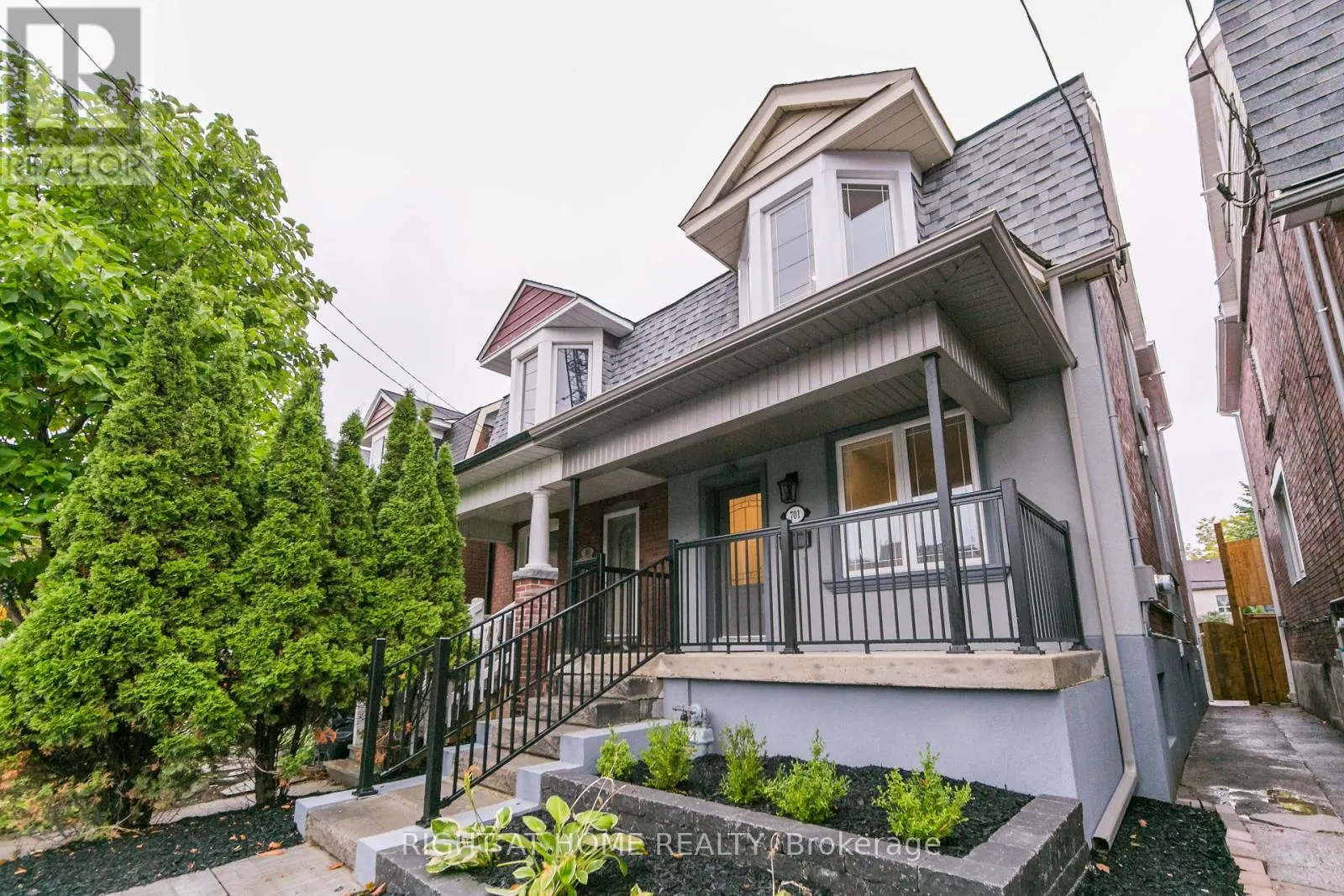 701 DUPONT STREET