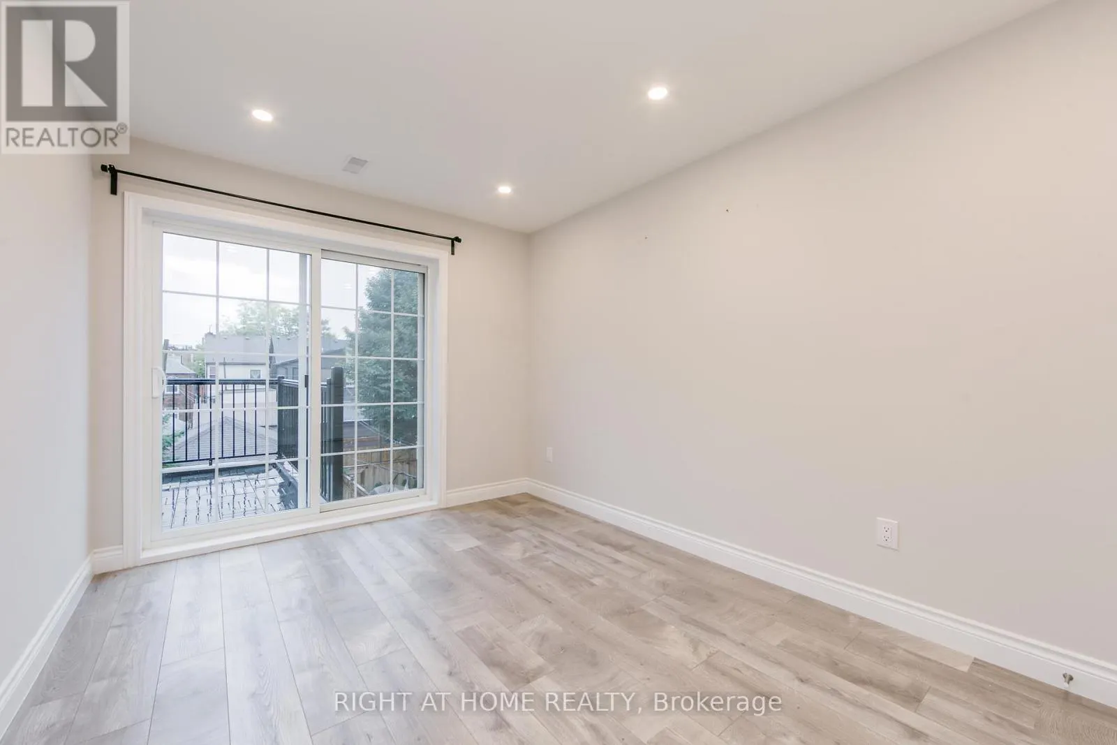 701 DUPONT STREET