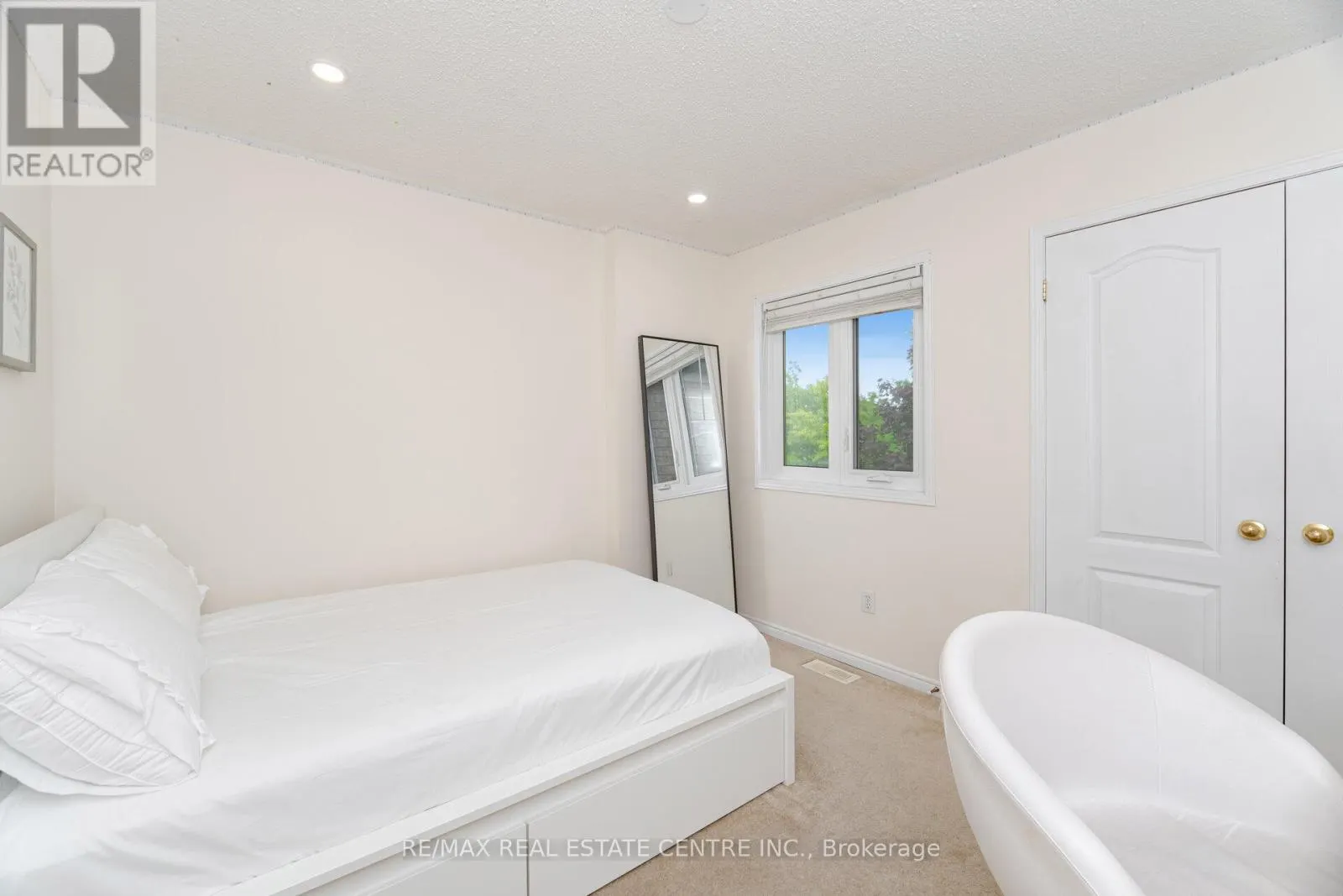 2931 GARDENVIEW CRESCENT