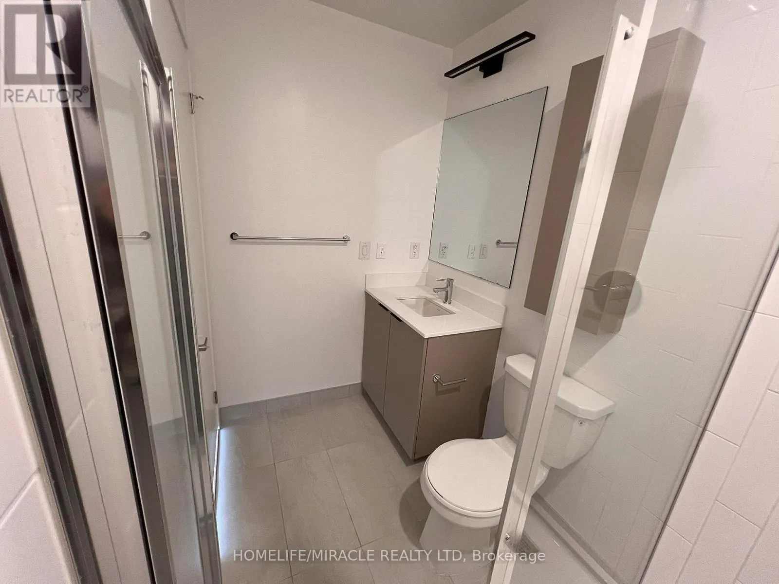 422 - 2485 EGLINTON AVENUE W