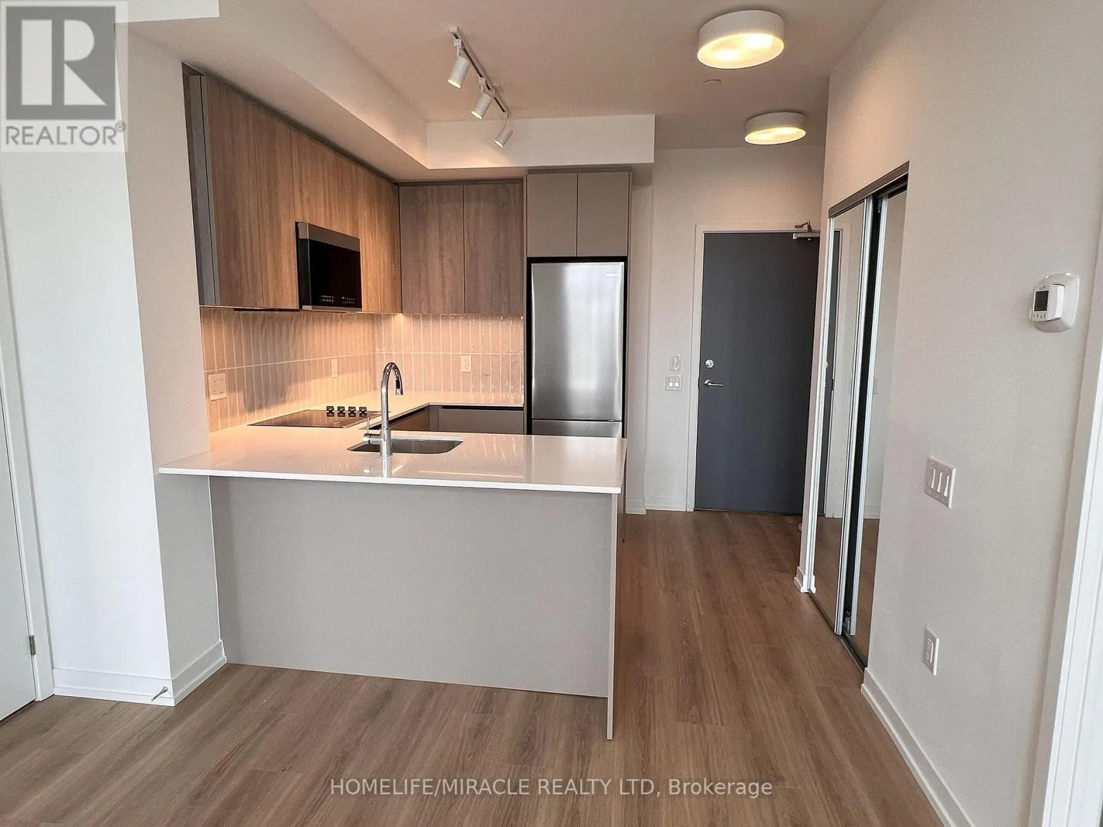 422 - 2485 EGLINTON AVENUE W