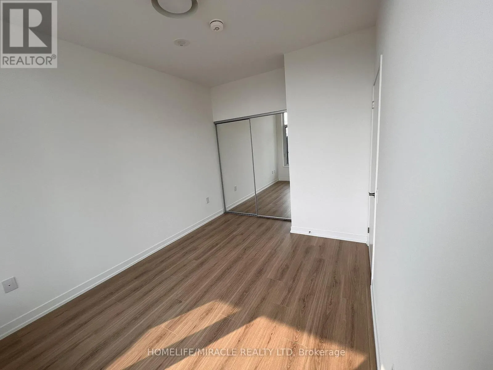 422 - 2485 EGLINTON AVENUE W