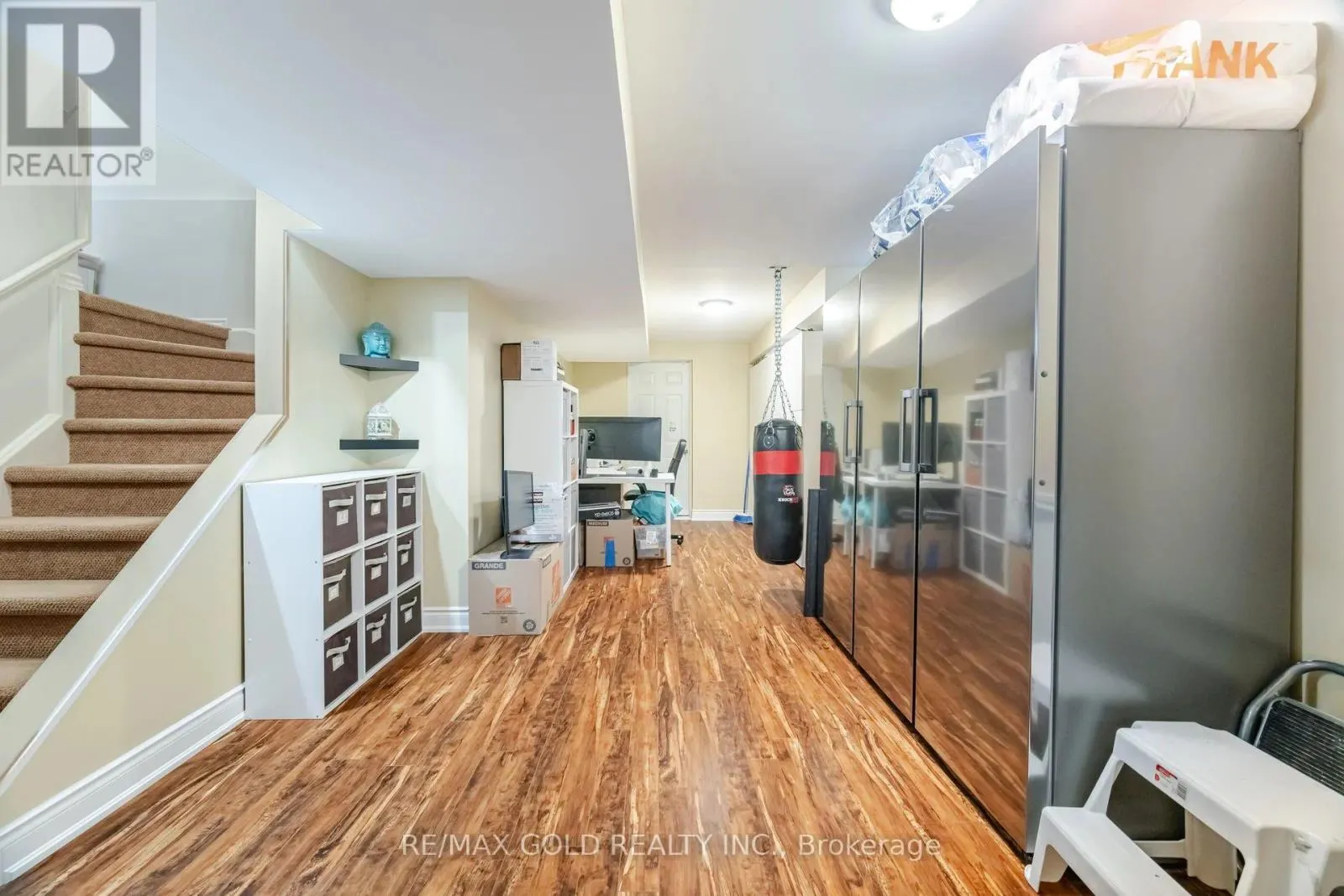 10 CLOVERLAWN STREET