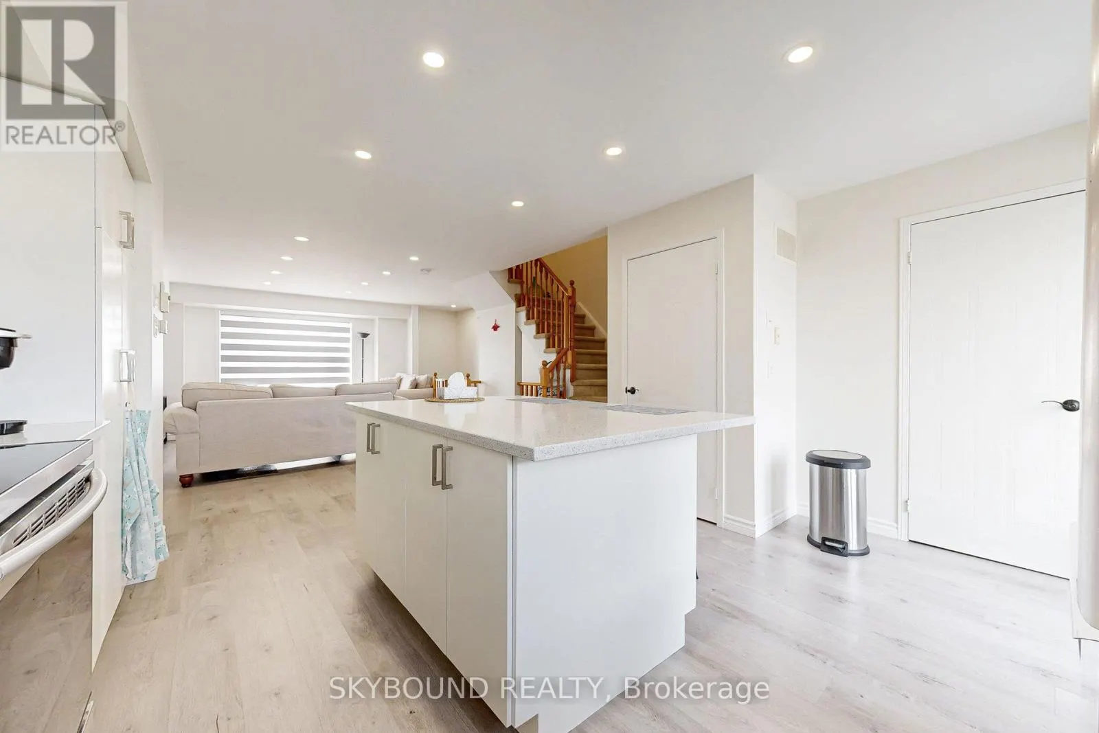 85 - 3088 EGLINTON AVENUE W