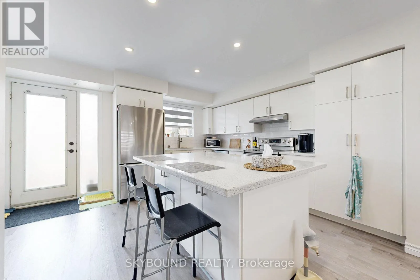85 - 3088 EGLINTON AVENUE W