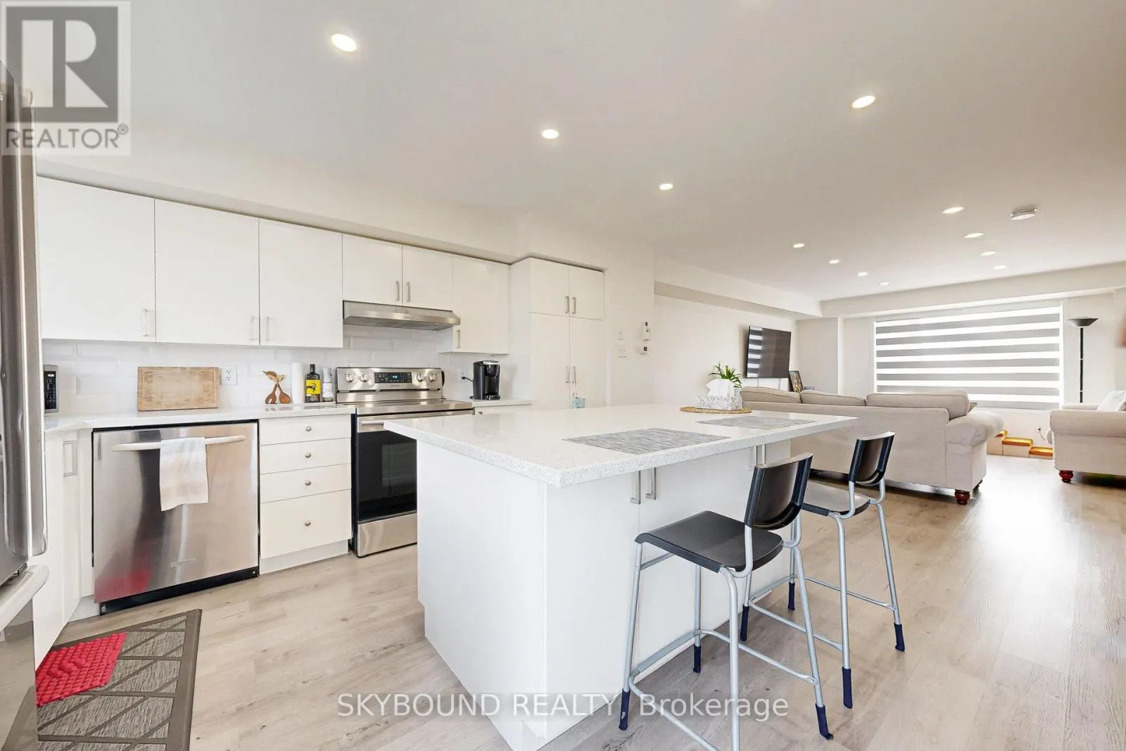 85 - 3088 EGLINTON AVENUE W
