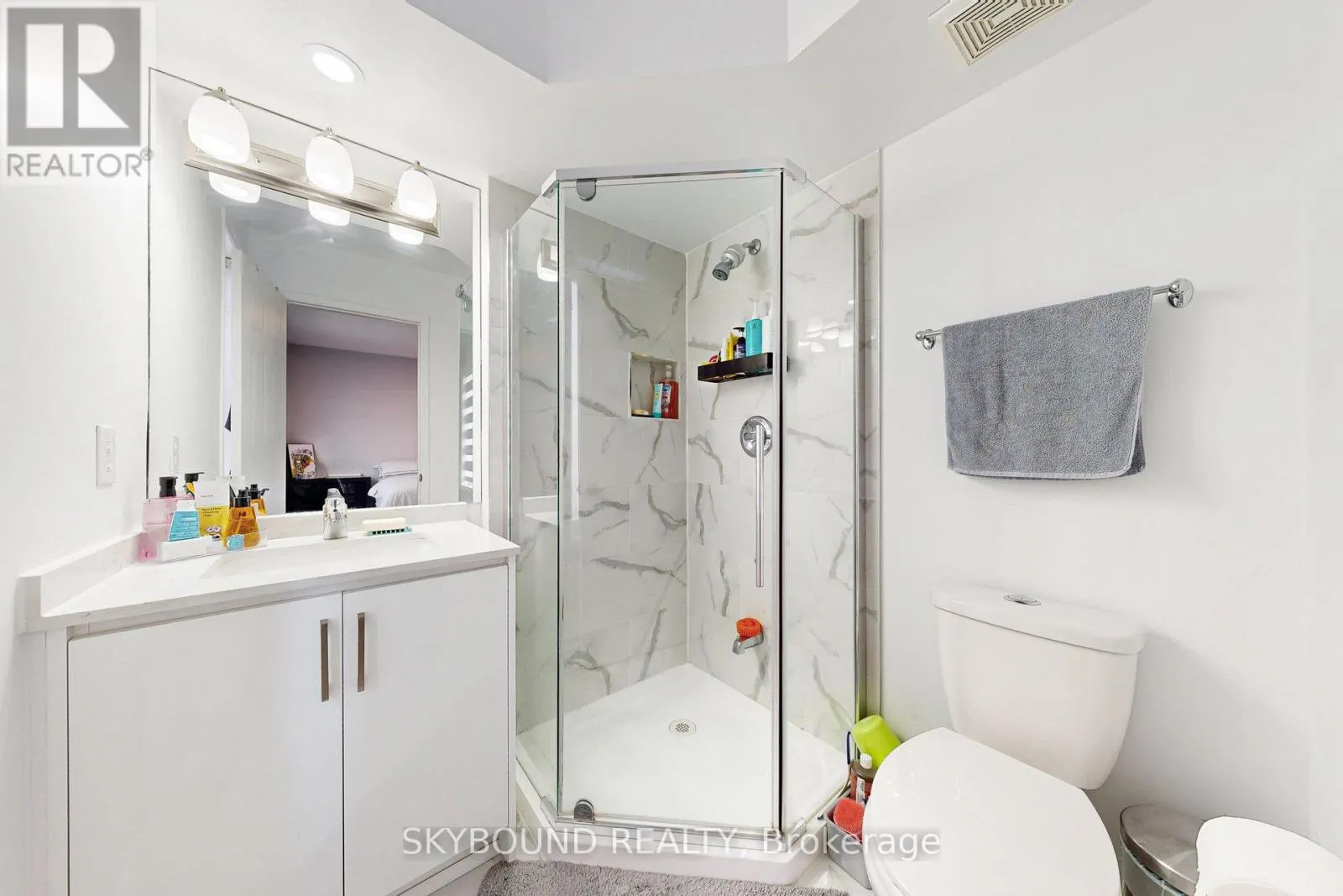 85 - 3088 EGLINTON AVENUE W
