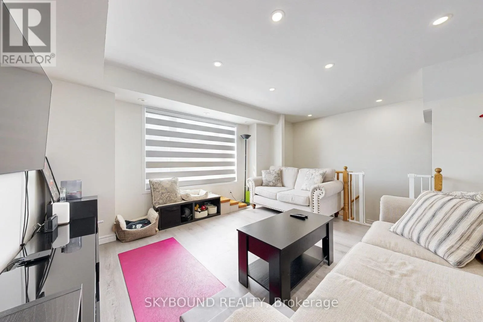 85 - 3088 EGLINTON AVENUE W