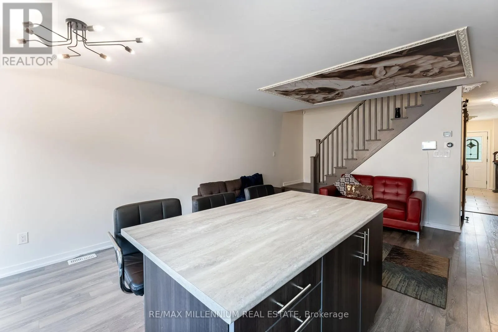 494 QUEEN MARY DRIVE