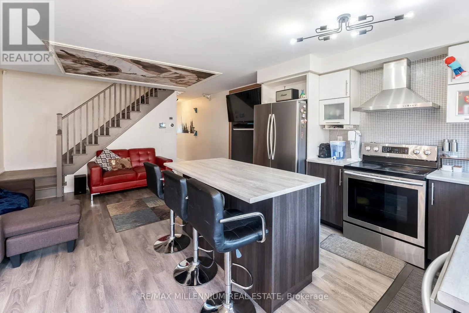 494 QUEEN MARY DRIVE