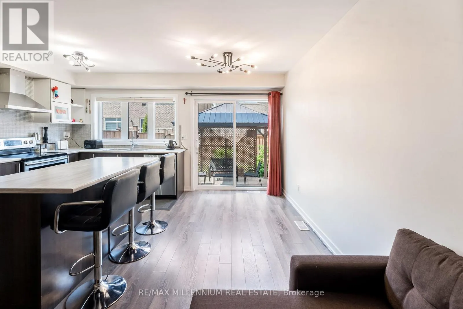 494 QUEEN MARY DRIVE