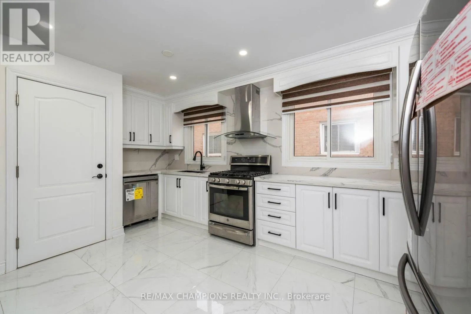 11 CROSSWOOD LANE