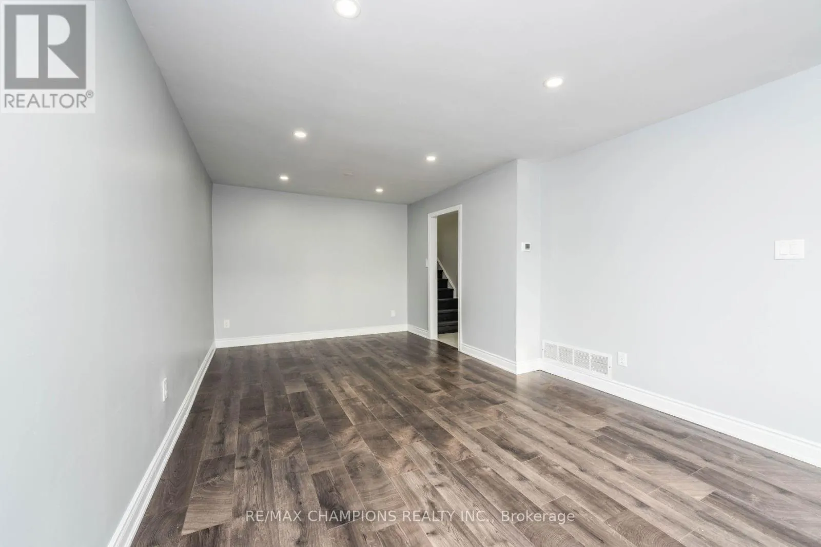 11 CROSSWOOD LANE
