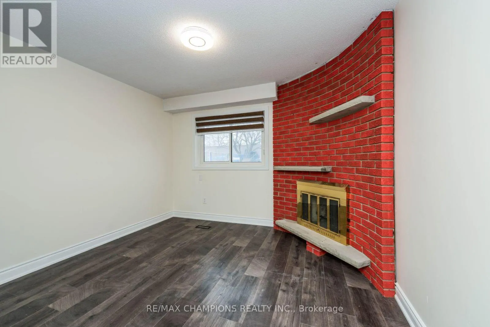 11 CROSSWOOD LANE