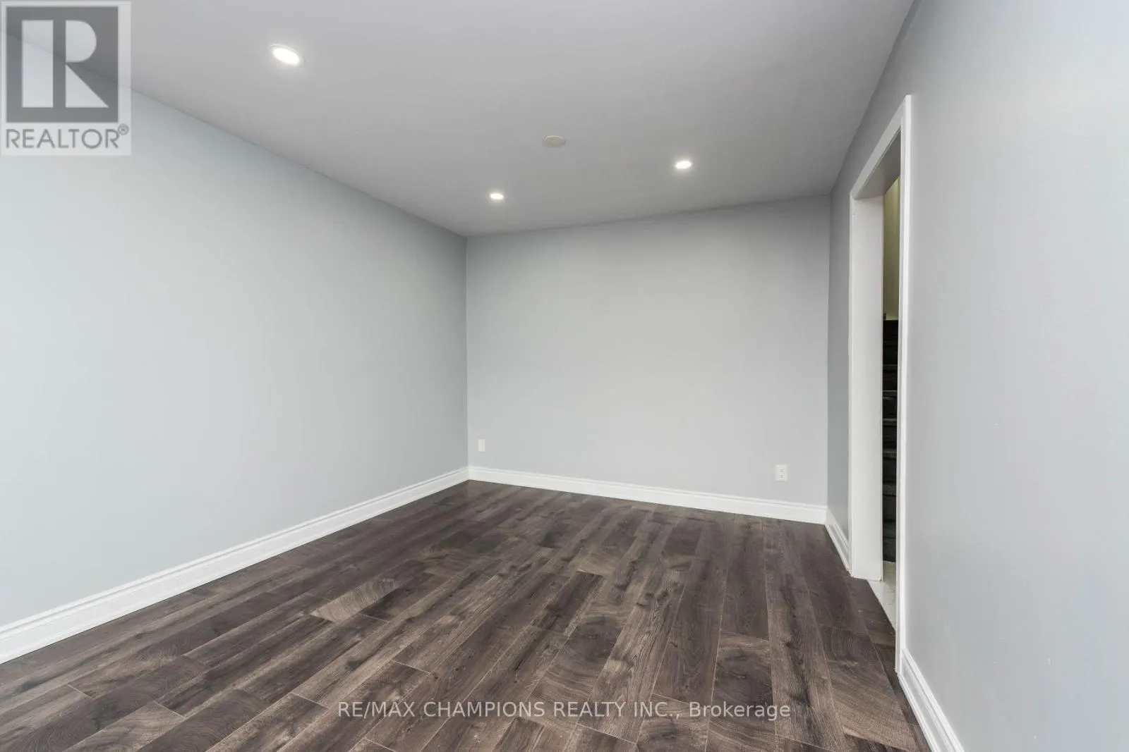 11 CROSSWOOD LANE