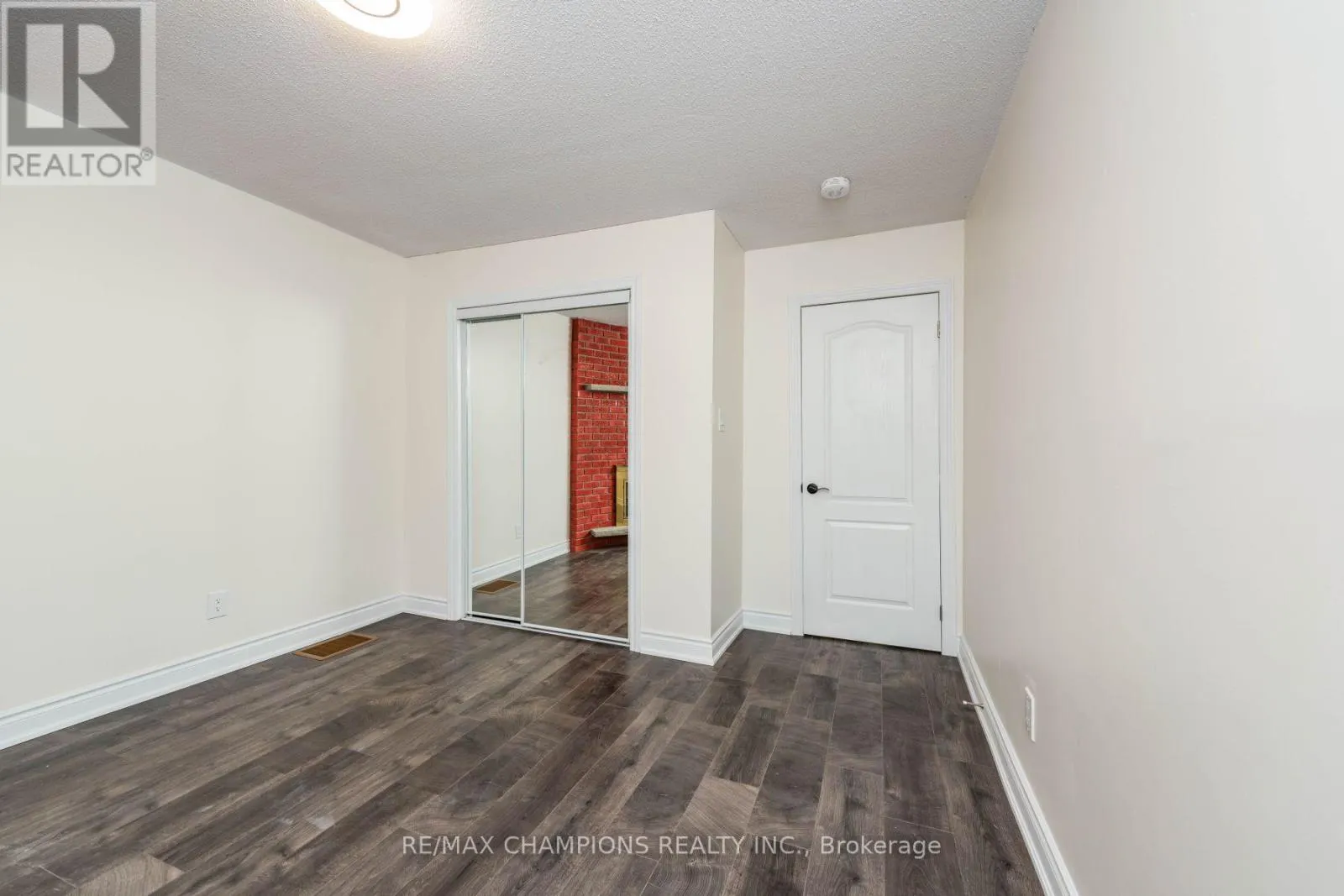 11 CROSSWOOD LANE