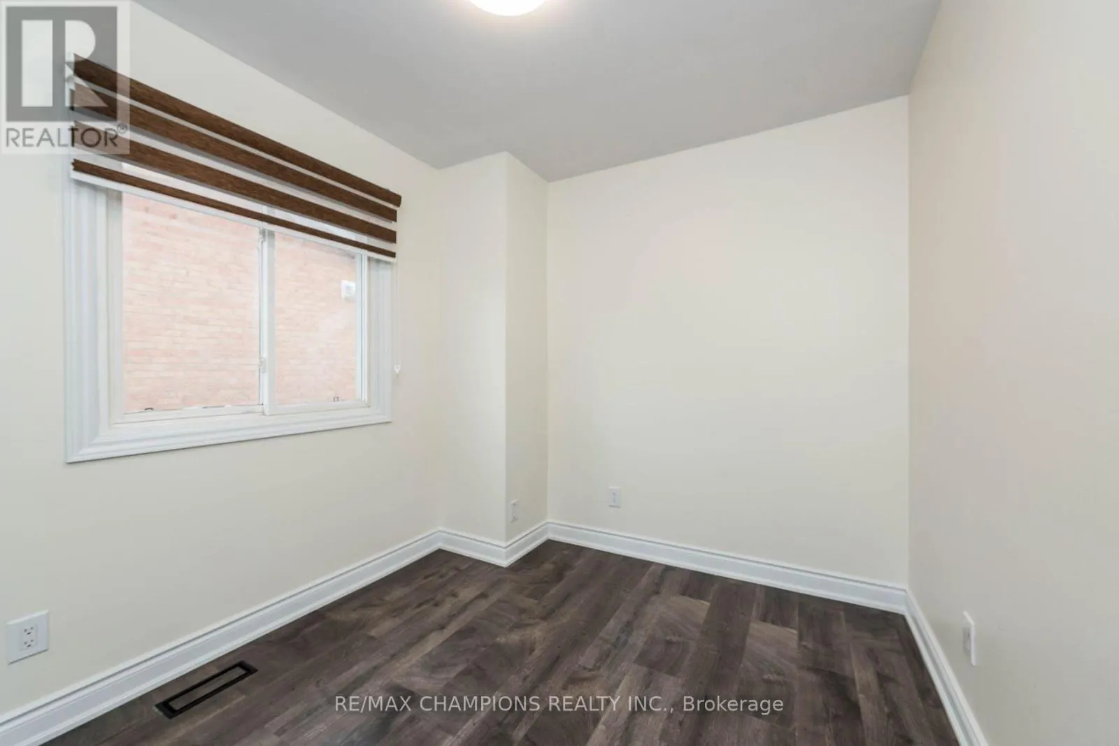 11 CROSSWOOD LANE