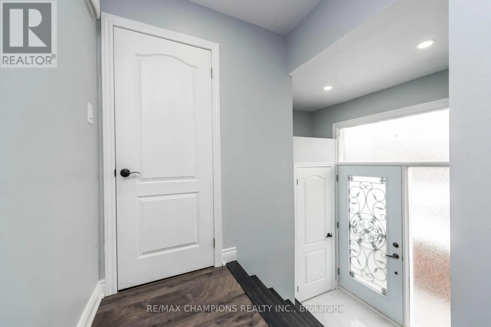 11 CROSSWOOD LANE