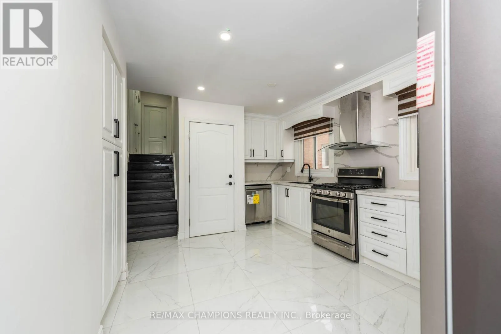 11 CROSSWOOD LANE