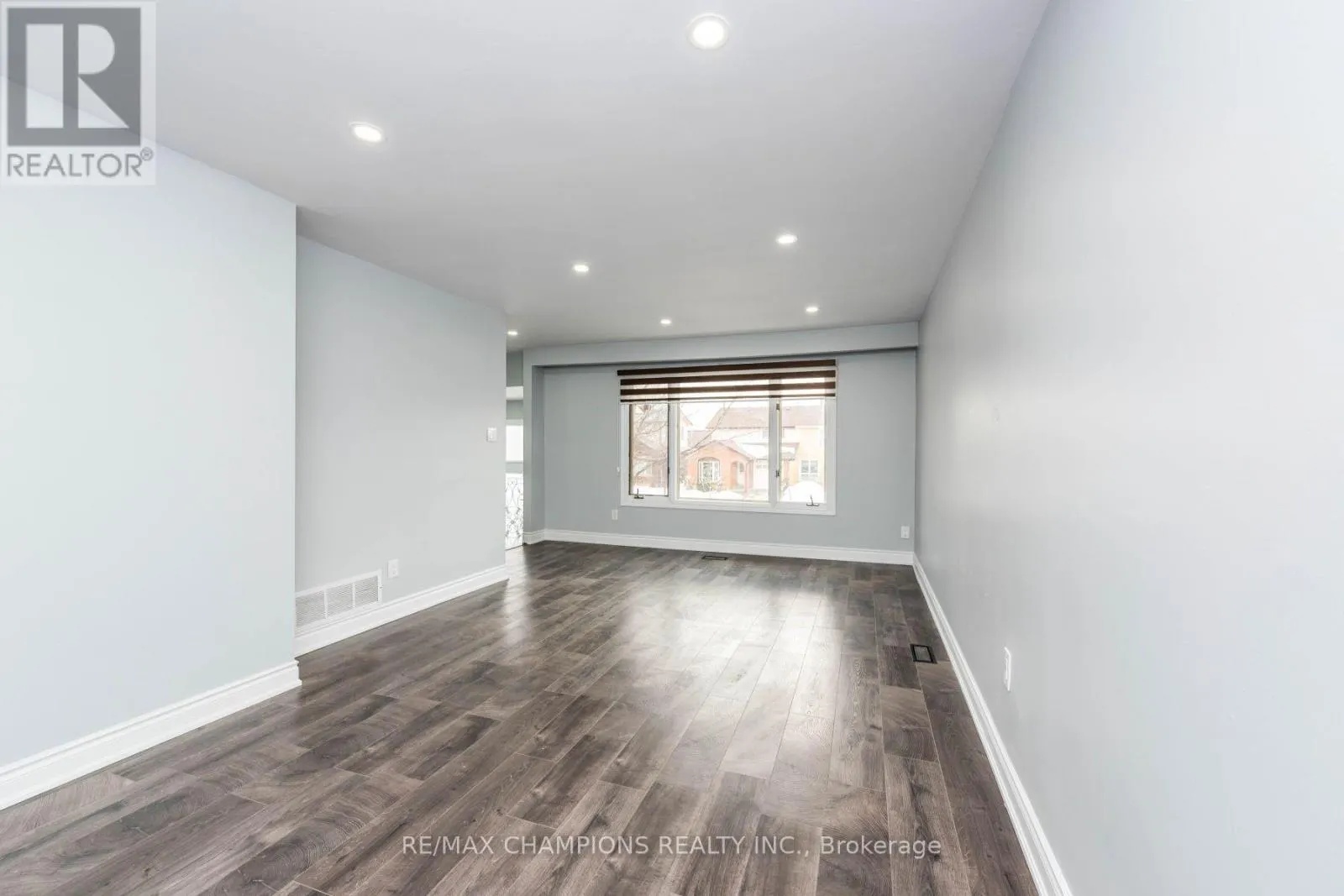 11 CROSSWOOD LANE
