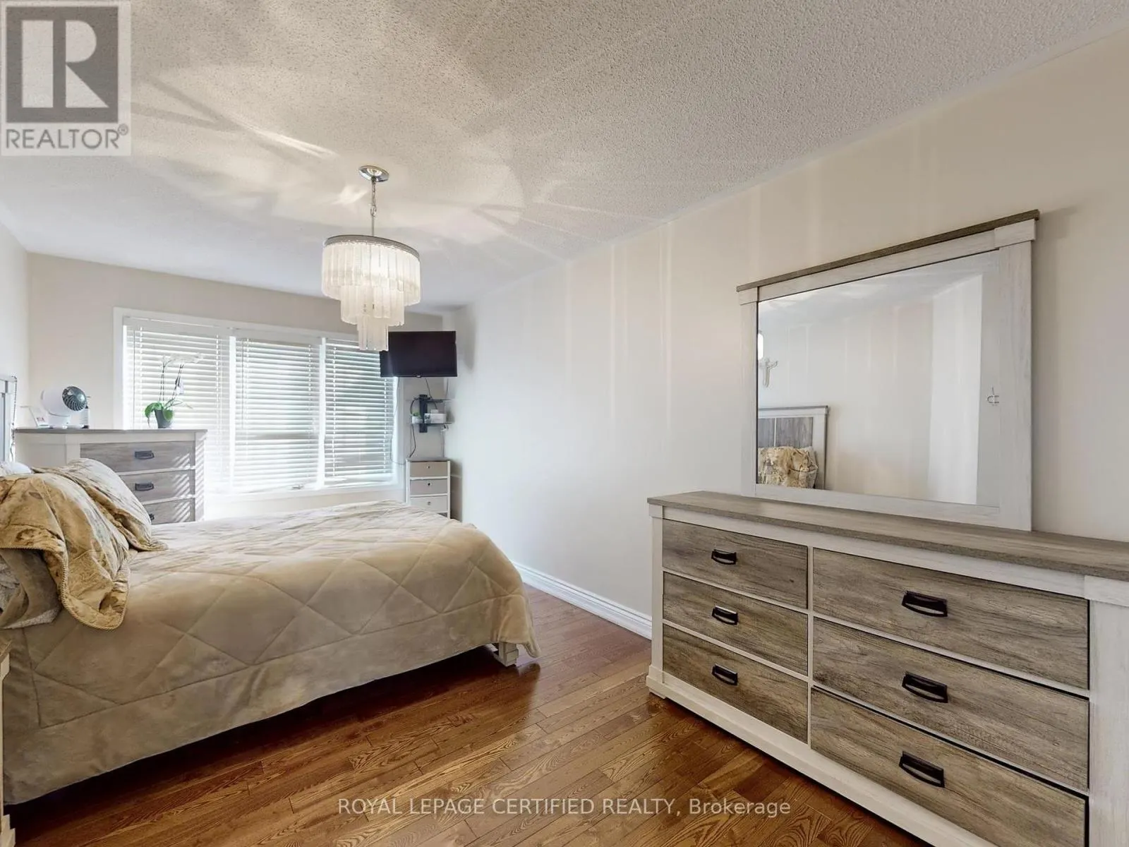 38 LAWREN HARRIS CRESCENT