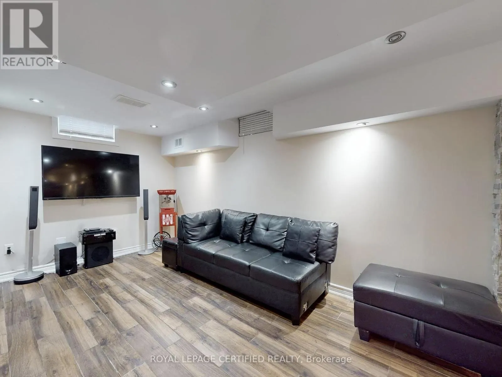 38 LAWREN HARRIS CRESCENT