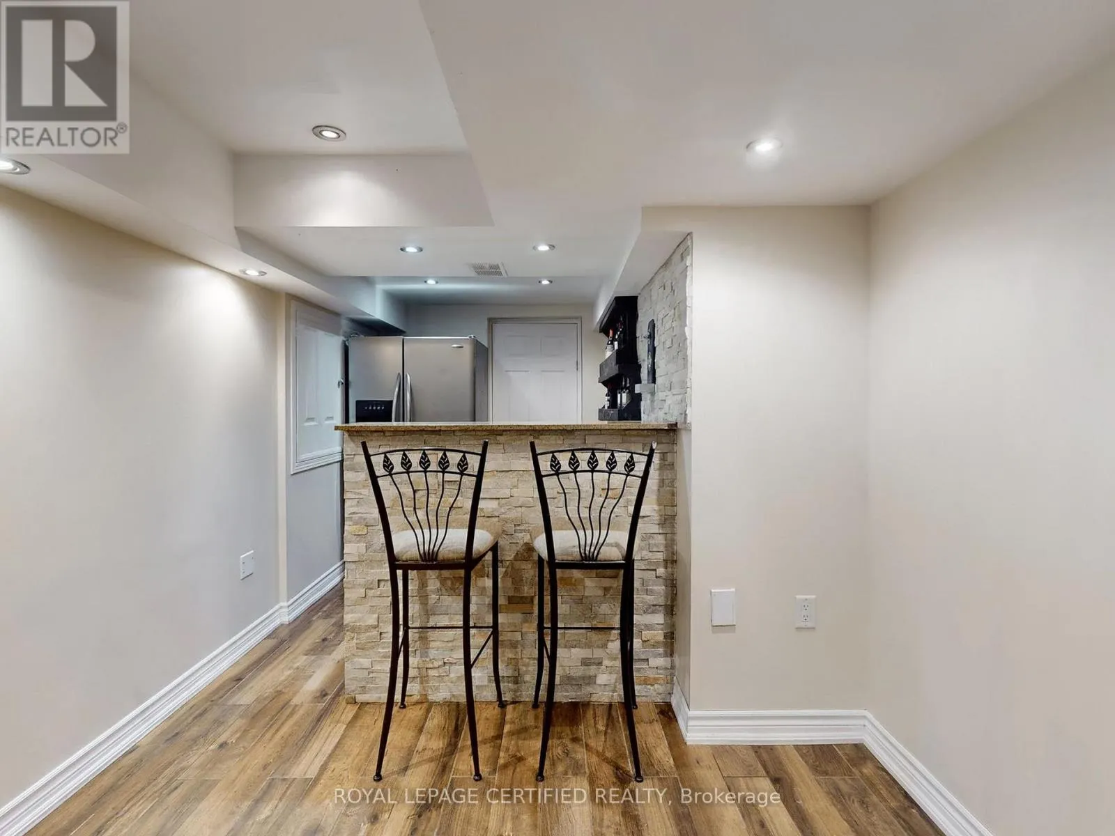 38 LAWREN HARRIS CRESCENT