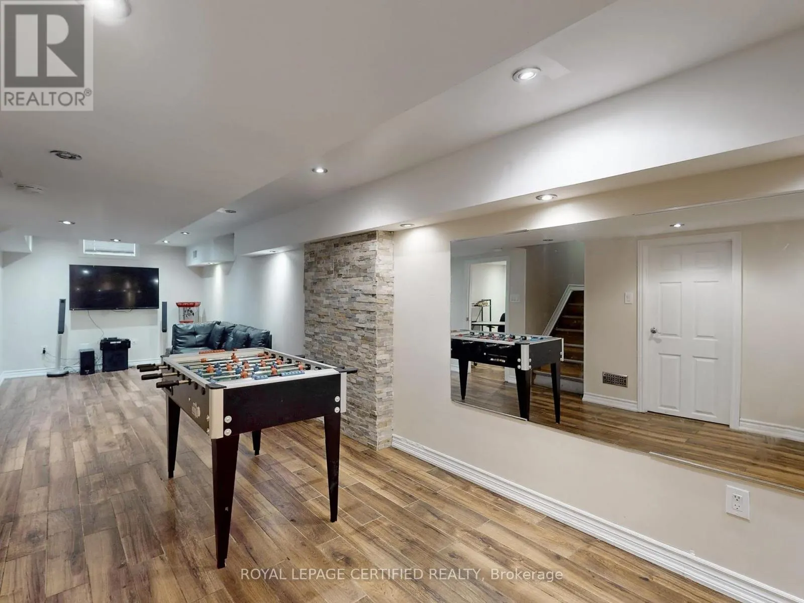 38 LAWREN HARRIS CRESCENT
