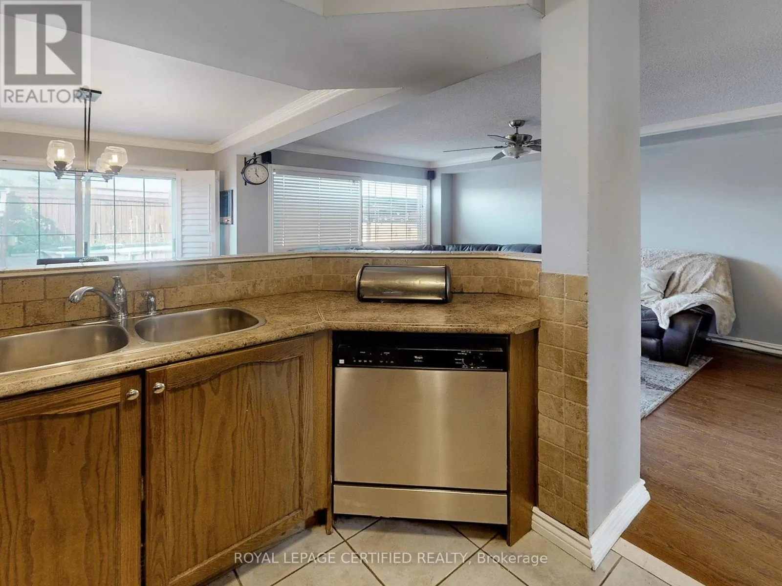 38 LAWREN HARRIS CRESCENT