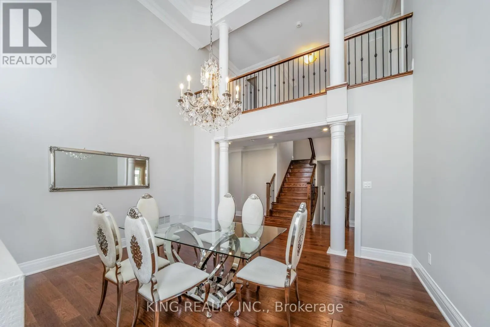 136 COASTLINE DRIVE