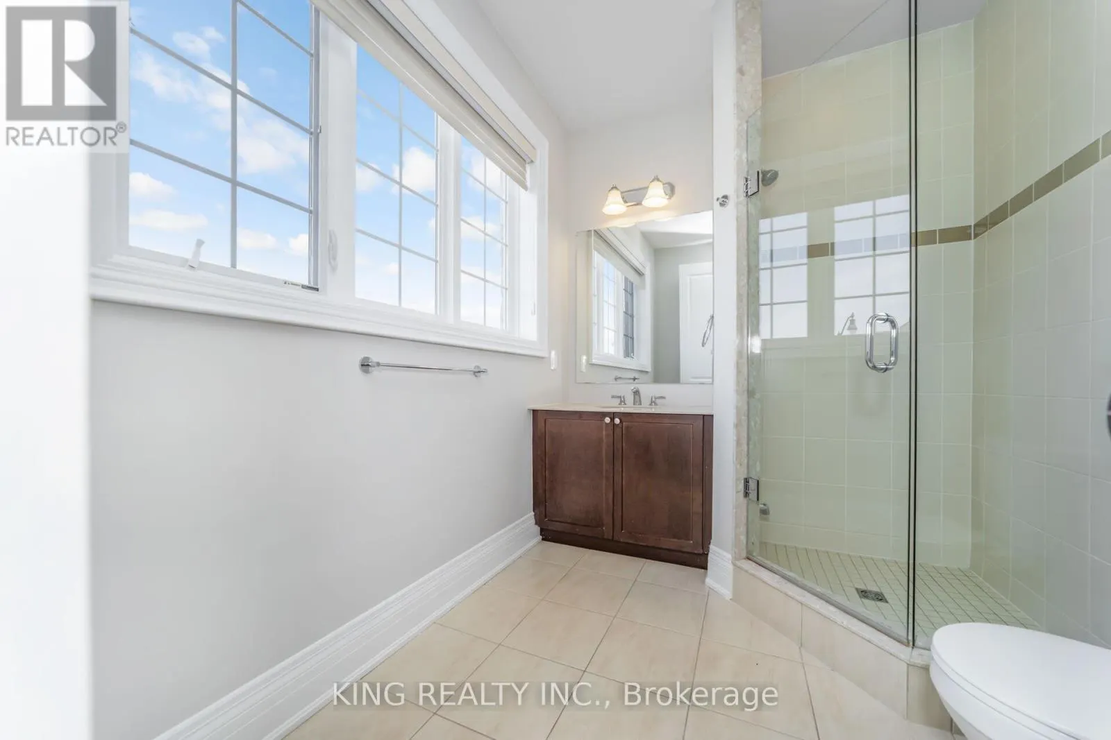 136 COASTLINE DRIVE