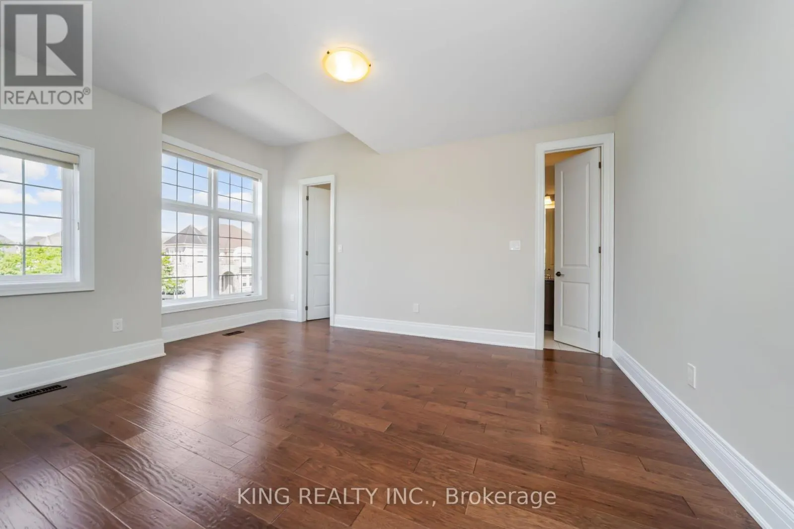 136 COASTLINE DRIVE