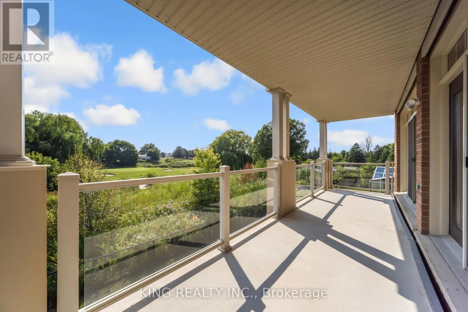 136 COASTLINE DRIVE