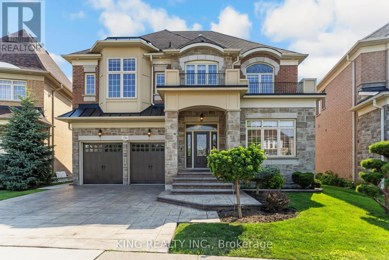 136 COASTLINE DRIVE