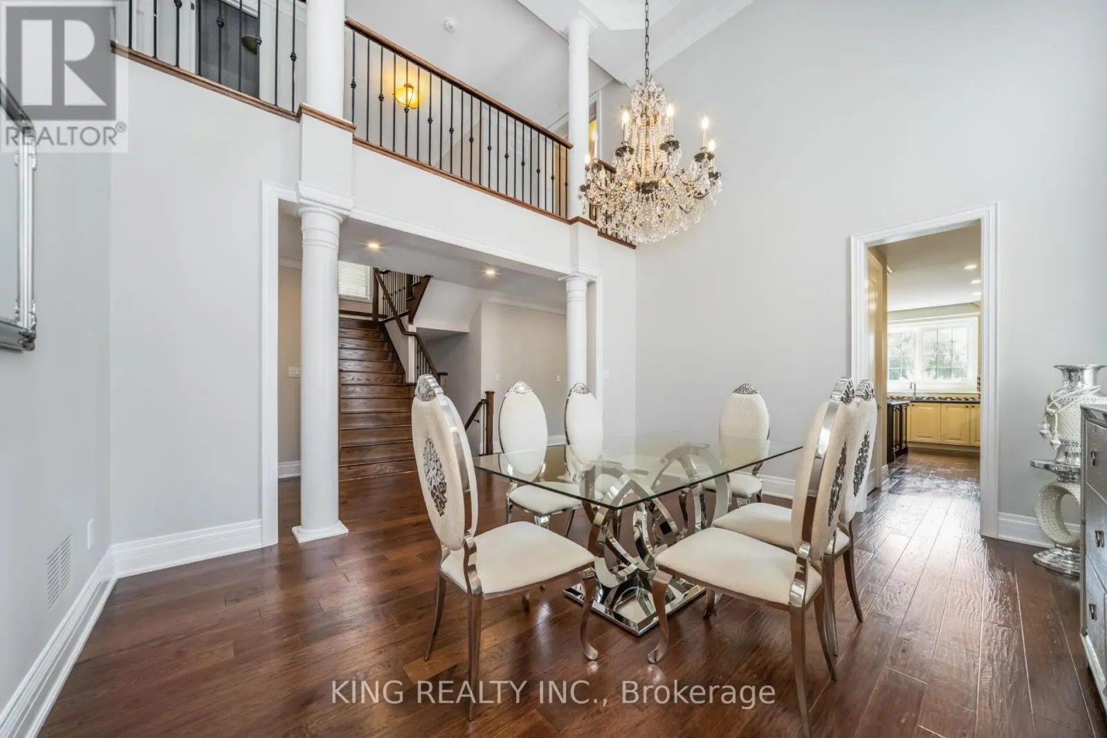 136 COASTLINE DRIVE