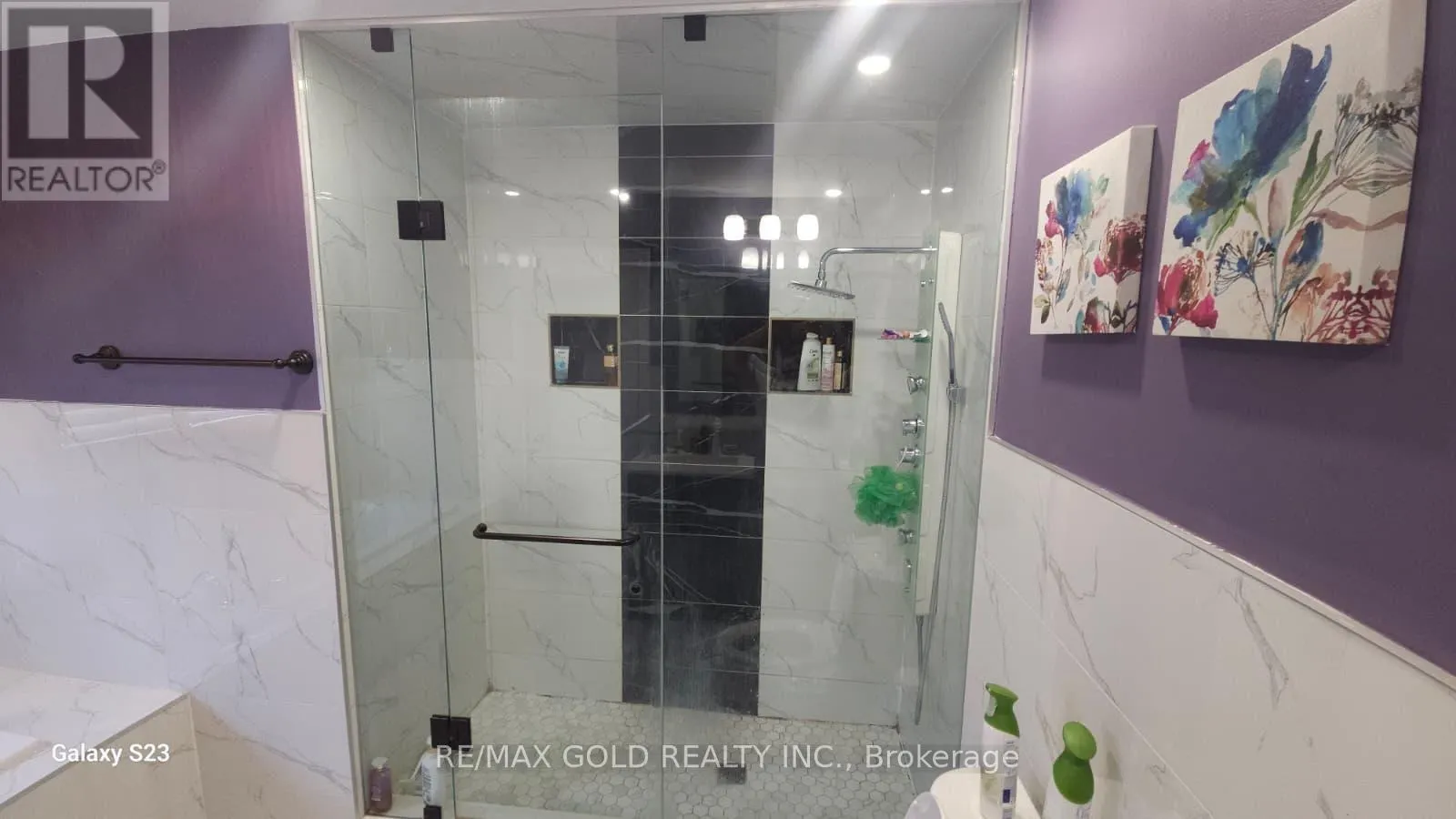 28 HILLSON COURT W