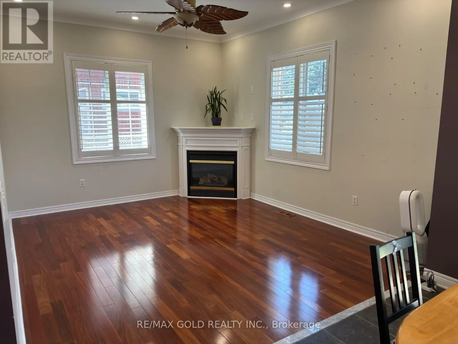 28 HILLSON COURT W