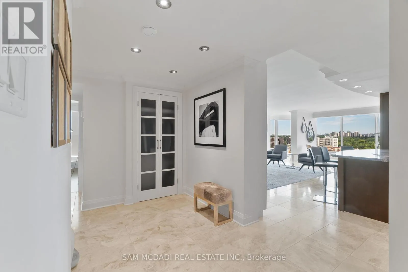 2212 - 2045 LAKESHORE BOULEVARD W