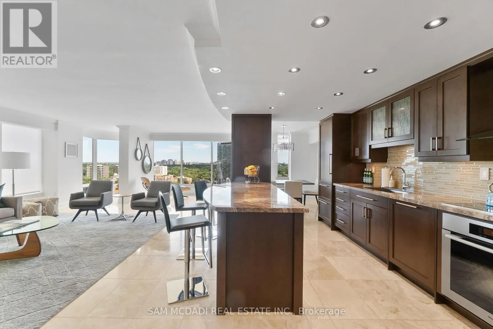 2212 - 2045 LAKESHORE BOULEVARD W