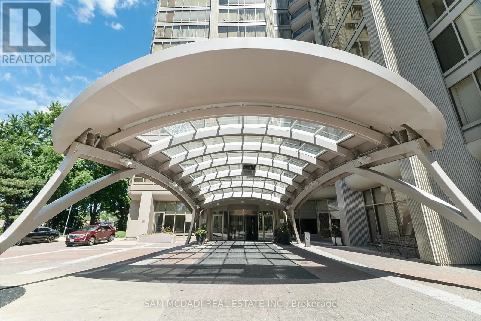 2212 - 2045 LAKESHORE BOULEVARD W
